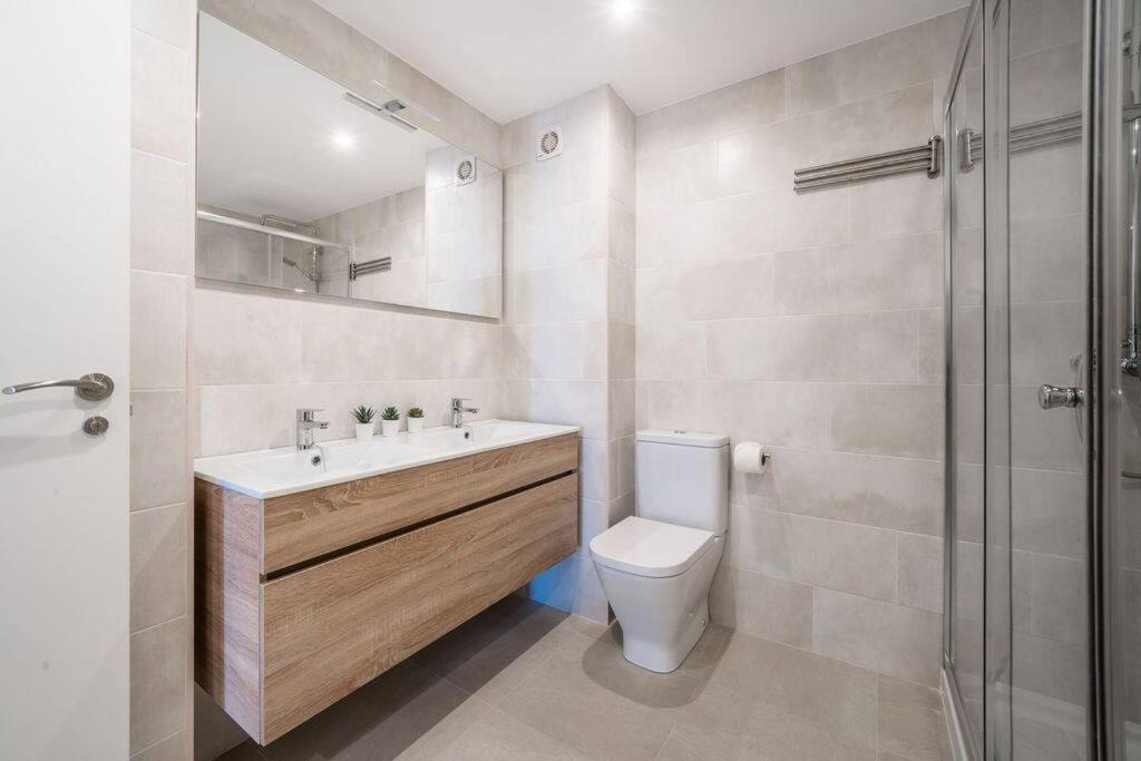 Stunning Gem With And Sea Views Apartment *