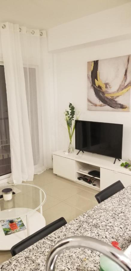 Stunning Gem With And Sea Views Apartment