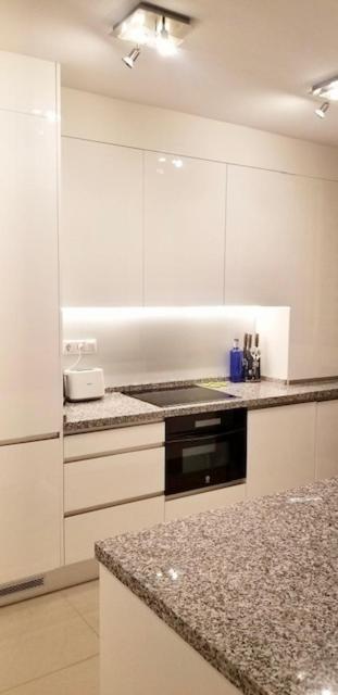 Stunning Gem With And Sea Views Apartment *